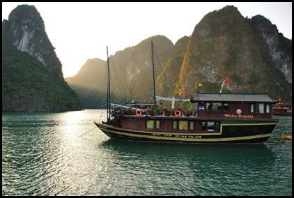 Cruising on the beautiful Halong Bay in Vietnam