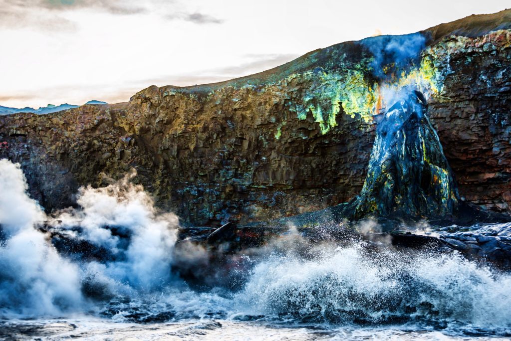 The wild coast near Kalapana: active vents, active lava flow, splintering rocks