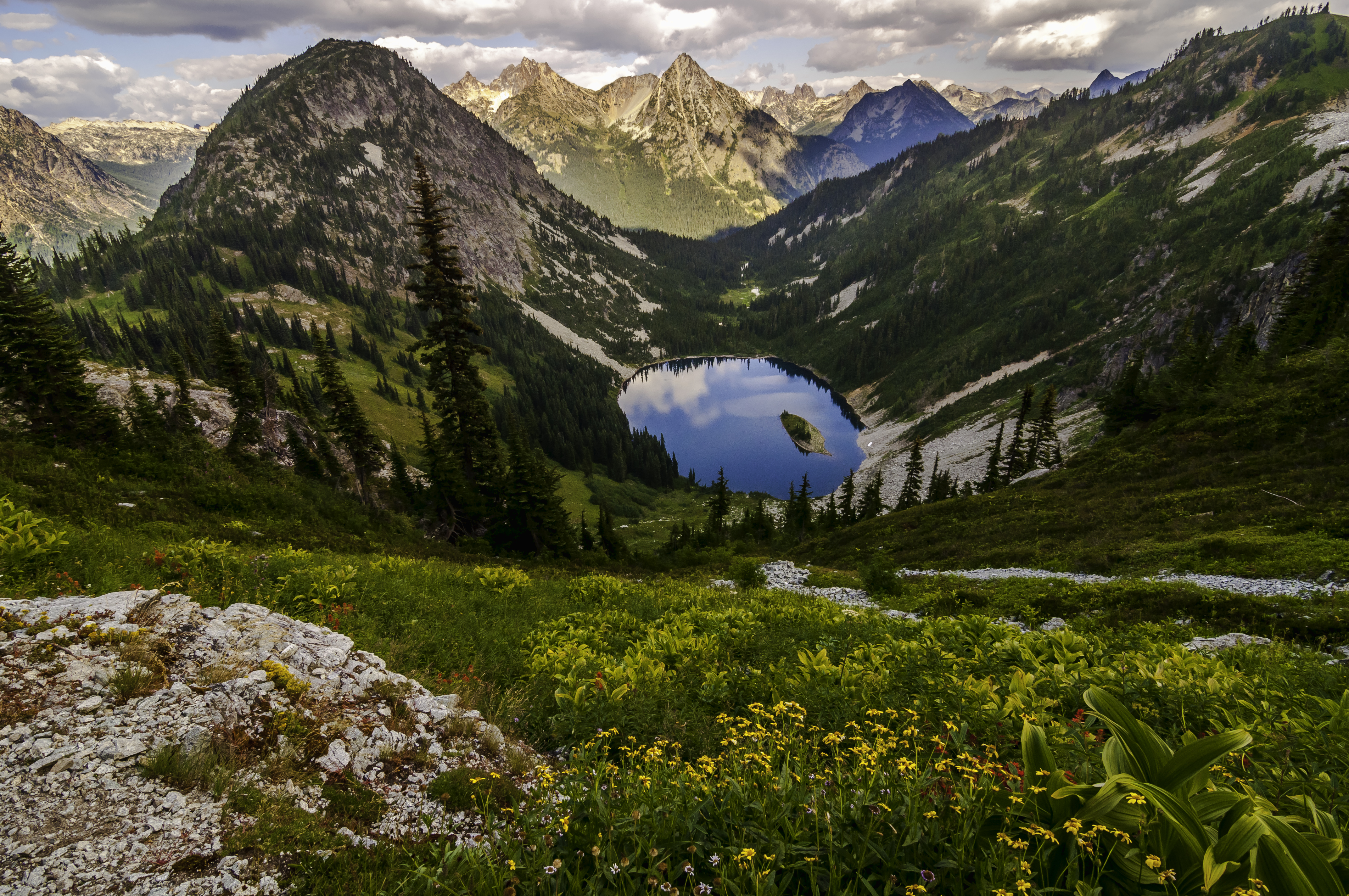 Best Day Hikes, Seattle - 10 Trails Not To Miss | Travel, Art And Beyond