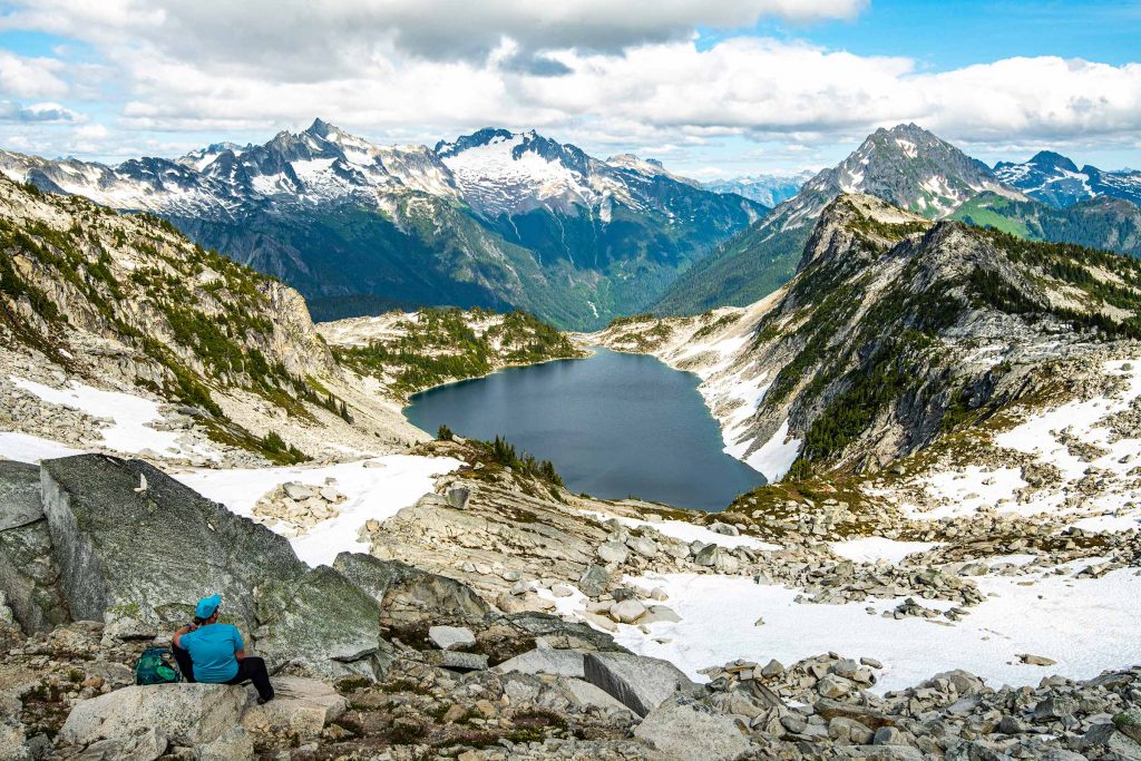 Best day hikes around Seattle: Hidden lake lookout on a late summer day in August - snow hadn't completely melted